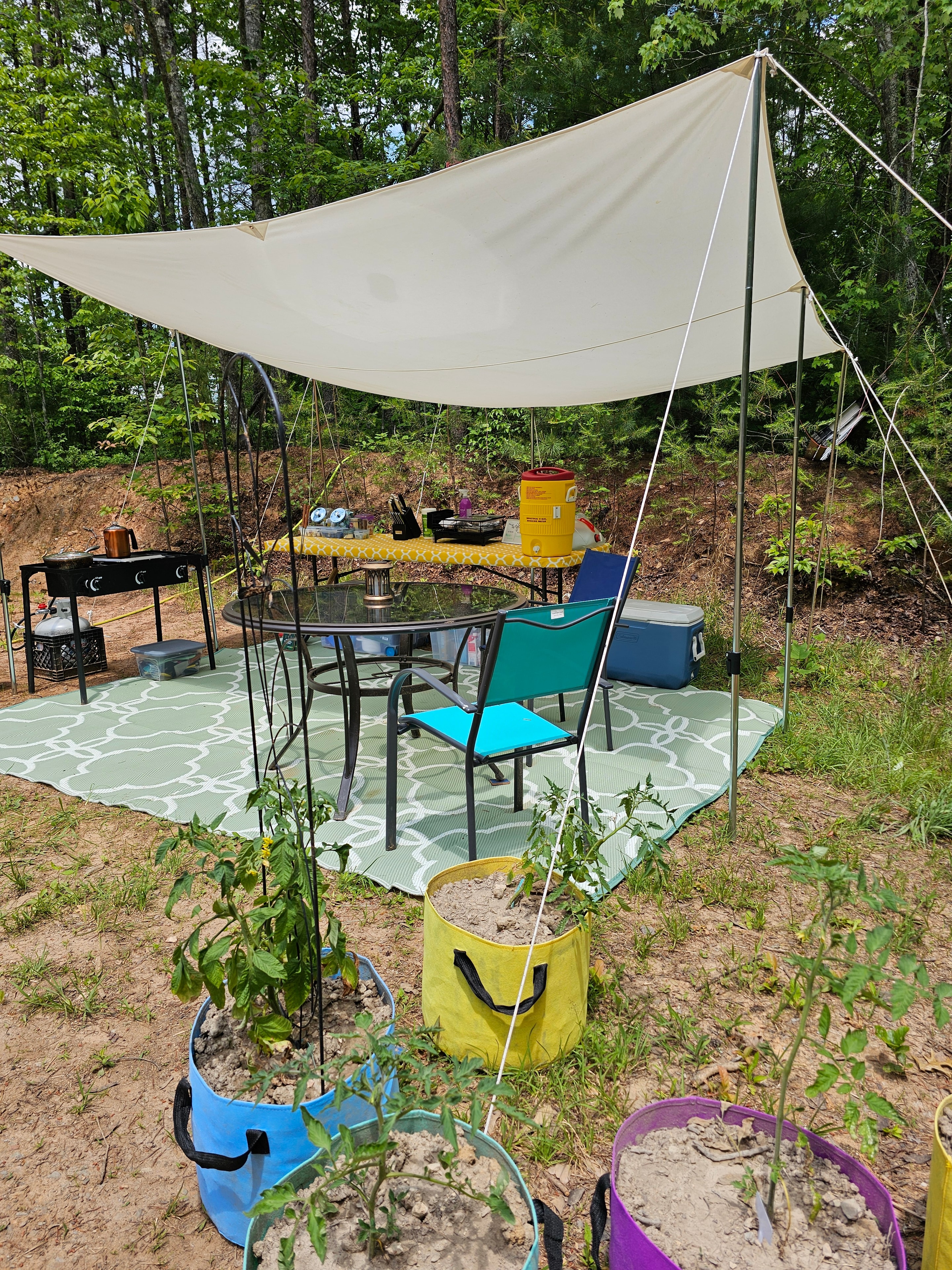 Garden and field kitchen area