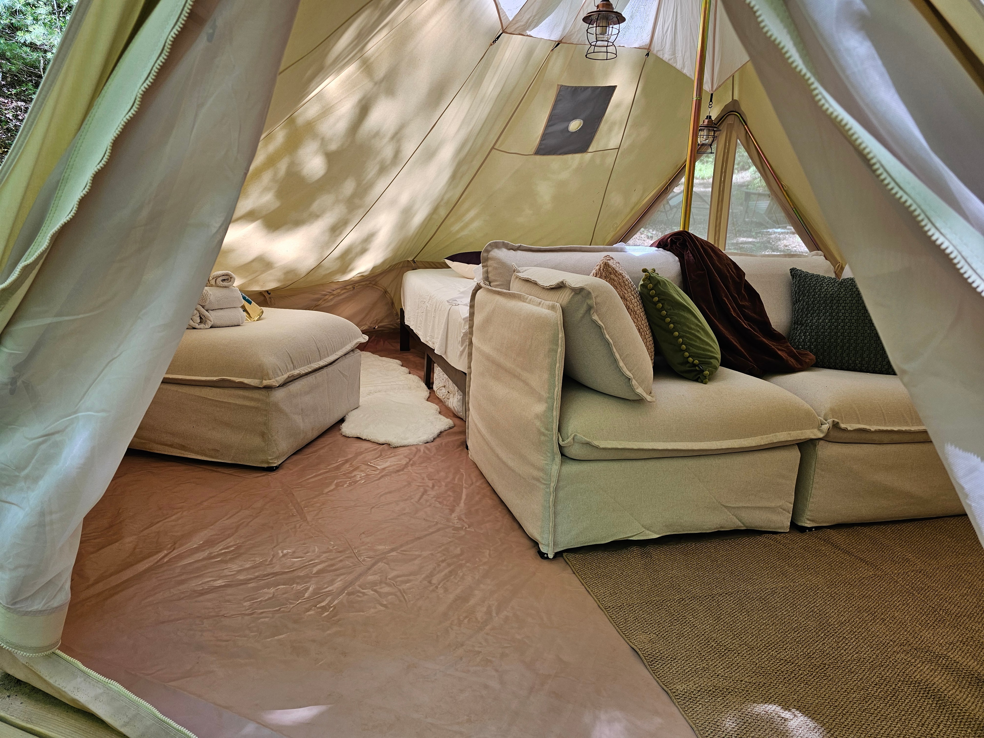Whisper Hollar cozy living room